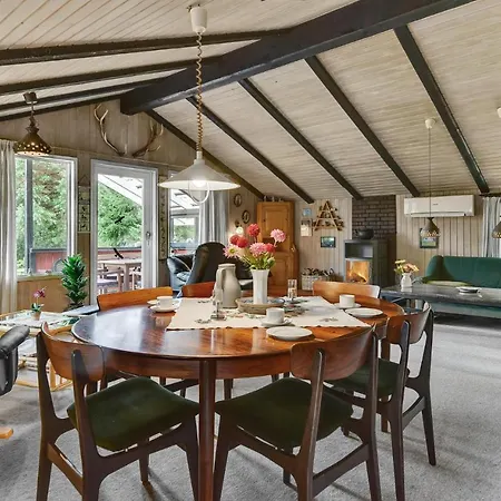 Blavand With Fireplace 06 Semesterbostad